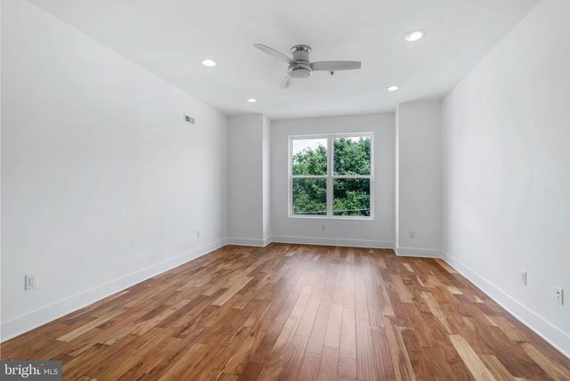 2242 N HOWARD ST, Philadelphia, PA 19133