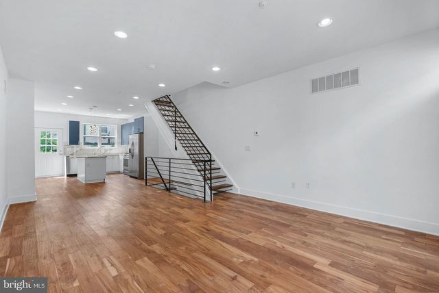 2242 N HOWARD ST, Philadelphia, PA 19133
