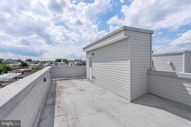 2242 N HOWARD ST, Philadelphia, PA 19133