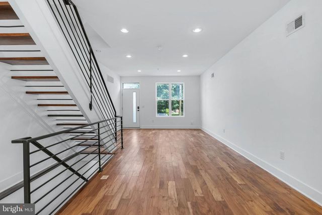 2242 N HOWARD ST, Philadelphia, PA 19133