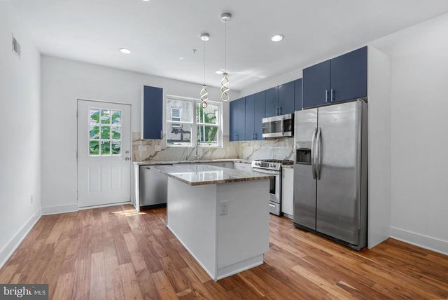 2242 N HOWARD ST, Philadelphia, PA 19133