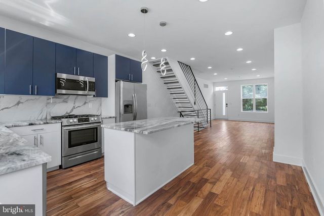 2242 N HOWARD ST, Philadelphia, PA 19133