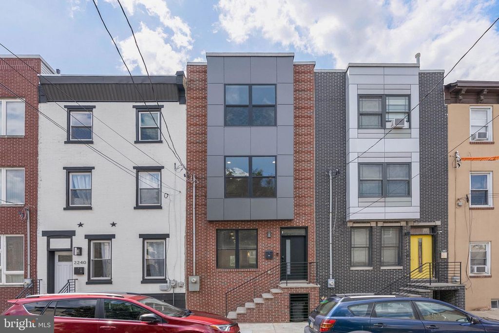 2242 N HOWARD ST, Philadelphia, PA 19133