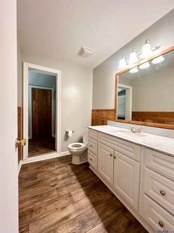224 E Railroad St, Gonzales, LA 70737