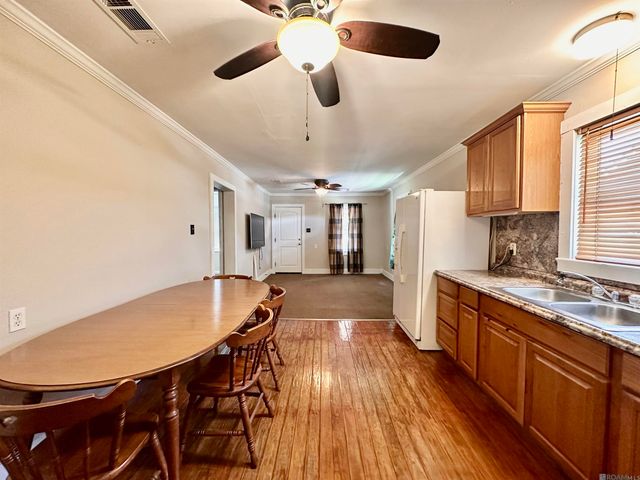 224 E Railroad St, Gonzales, LA 70737