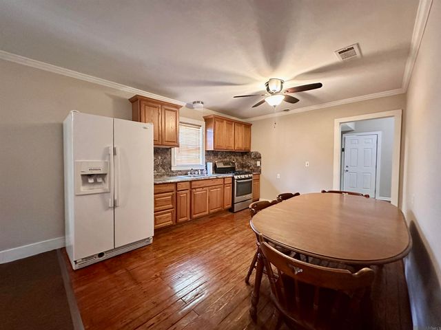 224 E Railroad St, Gonzales, LA 70737