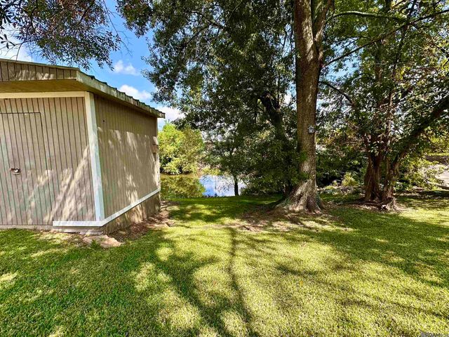 224 E Railroad St, Gonzales, LA 70737