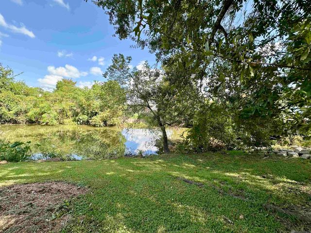 224 E Railroad St, Gonzales, LA 70737
