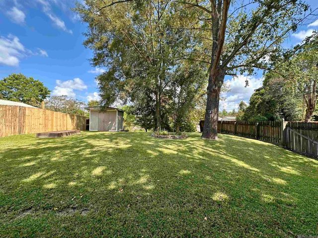 224 E Railroad St, Gonzales, LA 70737