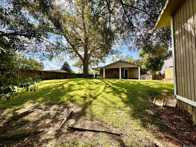 224 E Railroad St, Gonzales, LA 70737