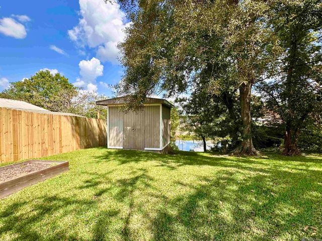 224 E Railroad St, Gonzales, LA 70737
