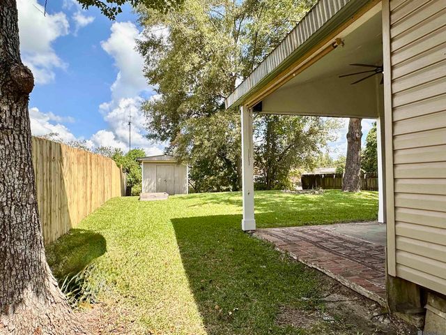 224 E Railroad St, Gonzales, LA 70737