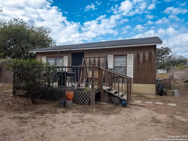 343 Bocawood Dr, Poteet, TX 78065