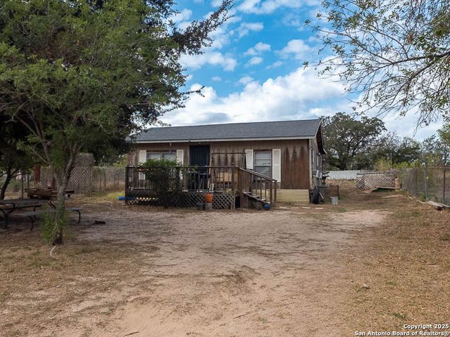 343 Bocawood Dr, Poteet, TX 78065