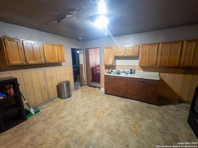 343 Bocawood Dr, Poteet, TX 78065