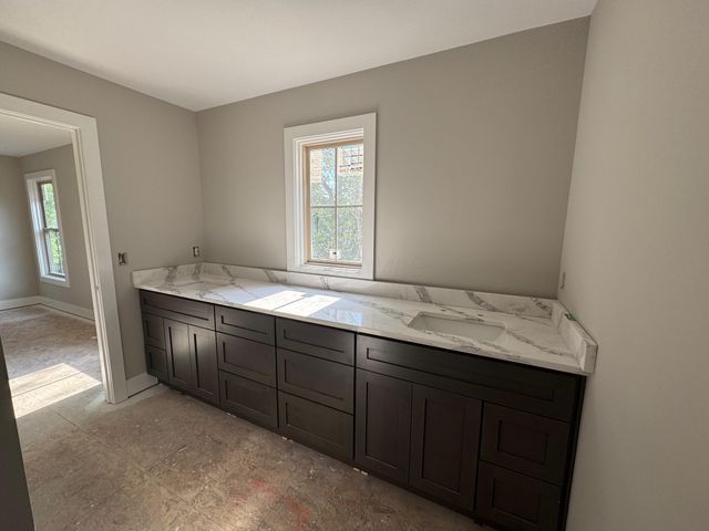 2450 Sandover Road, Columbus, OH 43220