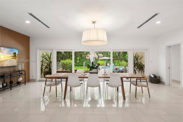 641 Island Road 0, Miami, FL 33137