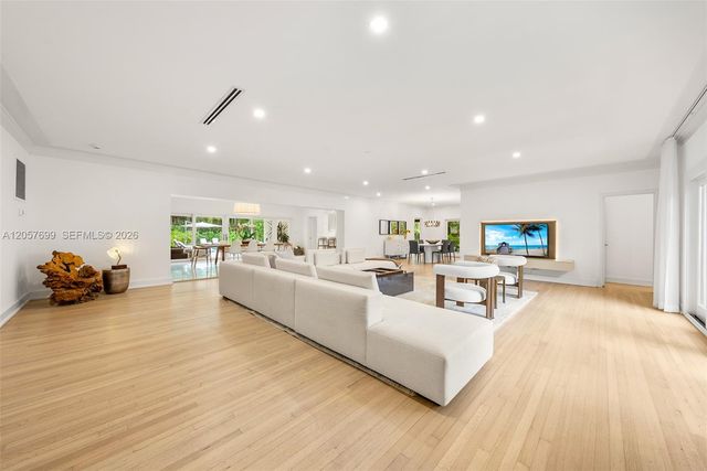 641 Island Road 0, Miami, FL 33137