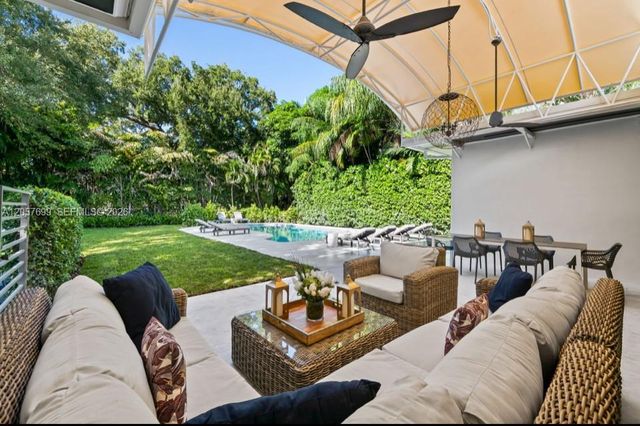 641 Island Road 0, Miami, FL 33137