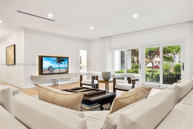 641 Island Road 0, Miami, FL 33137