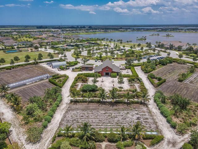 889 Wandering Willow Way, Loxahatchee, FL 33470