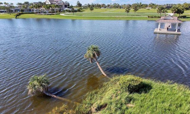 889 Wandering Willow Way, Loxahatchee, FL 33470