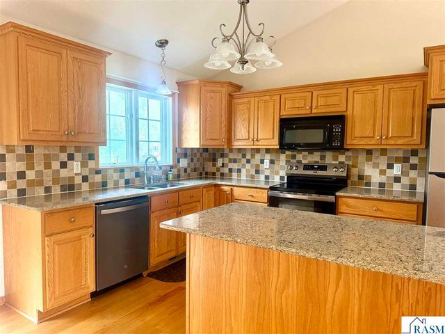 608 Colodoro Lane, Eagle Lake, MN 56024
