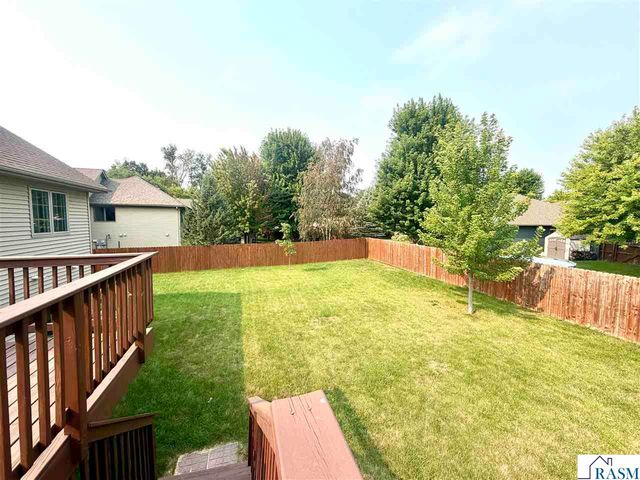 608 Colodoro Lane, Eagle Lake, MN 56024