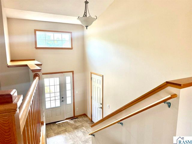 608 Colodoro Lane, Eagle Lake, MN 56024