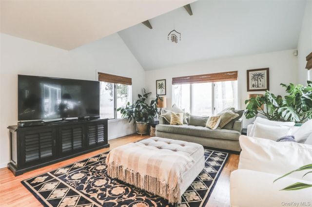 99 Spring Pond Lane, Southampton, NY 11968