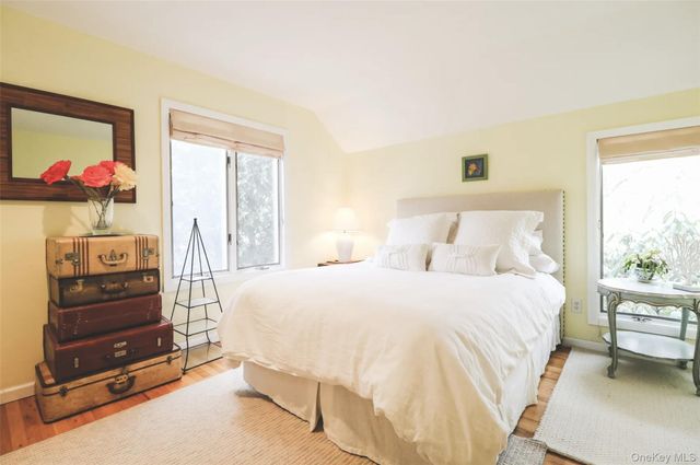 99 Spring Pond Lane, Southampton, NY 11968