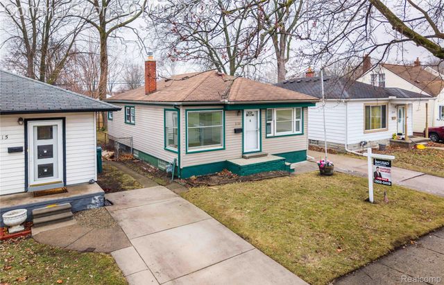 2121 Buckingham Avenue, Lincoln Park, MI 48146
