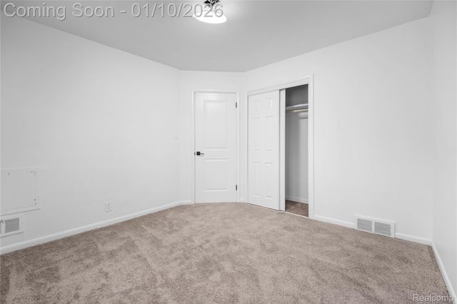 2121 Buckingham Avenue, Lincoln Park, MI 48146