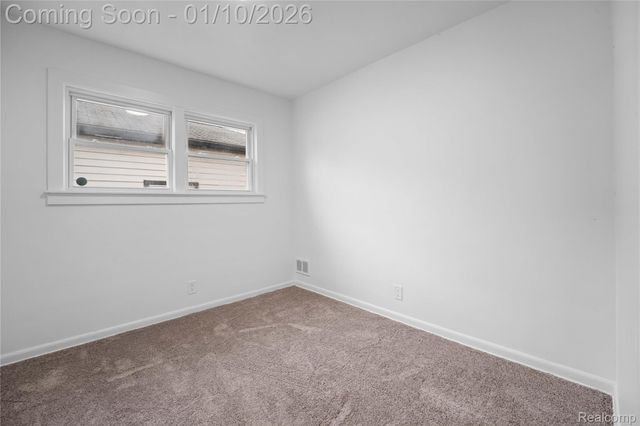 2121 Buckingham Avenue, Lincoln Park, MI 48146