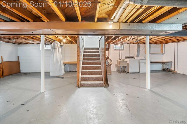 2121 Buckingham Avenue, Lincoln Park, MI 48146