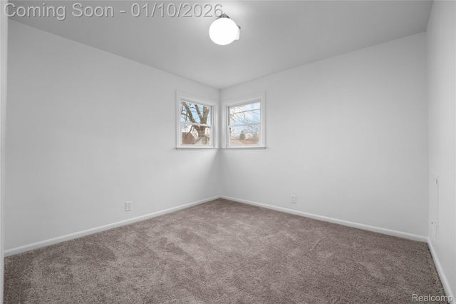 2121 Buckingham Avenue, Lincoln Park, MI 48146