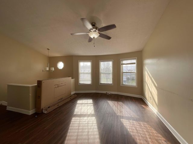 242 Monarch Drive, Pataskala, OH 43062