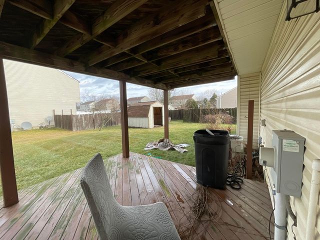 242 Monarch Drive, Pataskala, OH 43062