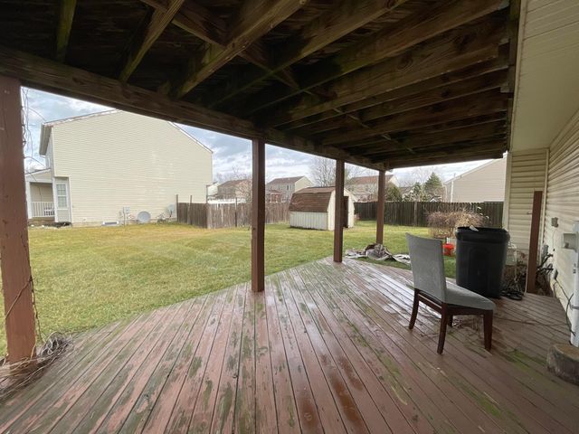 242 Monarch Drive, Pataskala, OH 43062