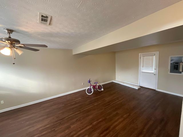 242 Monarch Drive, Pataskala, OH 43062