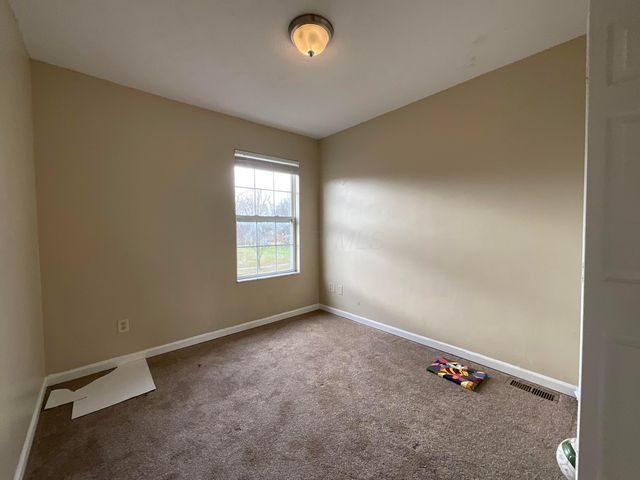 242 Monarch Drive, Pataskala, OH 43062