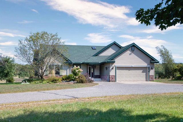 9018 N Anderson Rd, Hayward, WI 54843