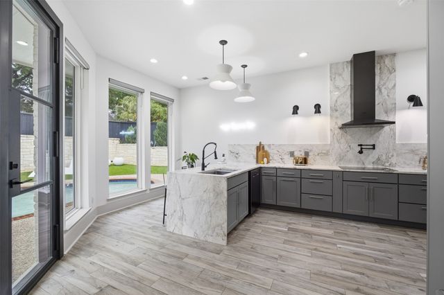208 Harbor Landing Drive, Rockwall, TX 75032
