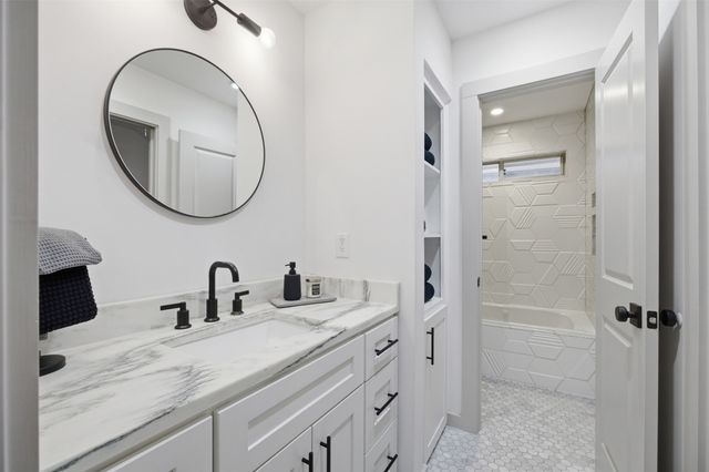 208 Harbor Landing Drive, Rockwall, TX 75032
