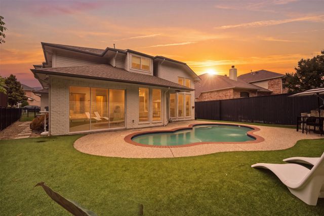 208 Harbor Landing Drive, Rockwall, TX 75032