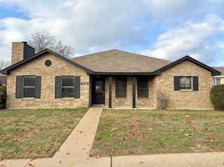 923 Wayne Avenue, Duncanville, TX 75137