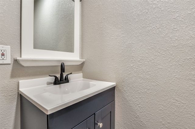 3520 Softcloud Drive, Dallas, TX 75241