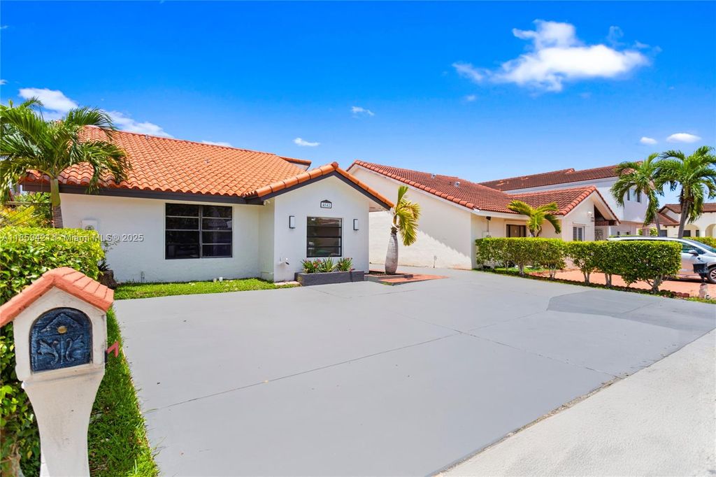 4542 SW 144th Ct, Miami, FL 33175