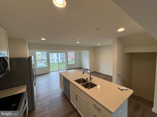 120 TUXFORD RD, Falling Waters, WV 25419
