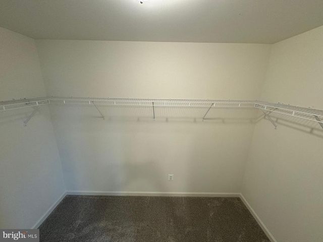 120 TUXFORD RD, Falling Waters, WV 25419